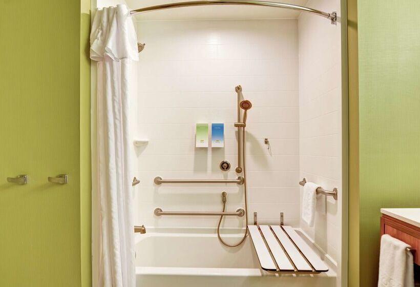 هتل Home2 Suites By Hilton Charlotte Airport