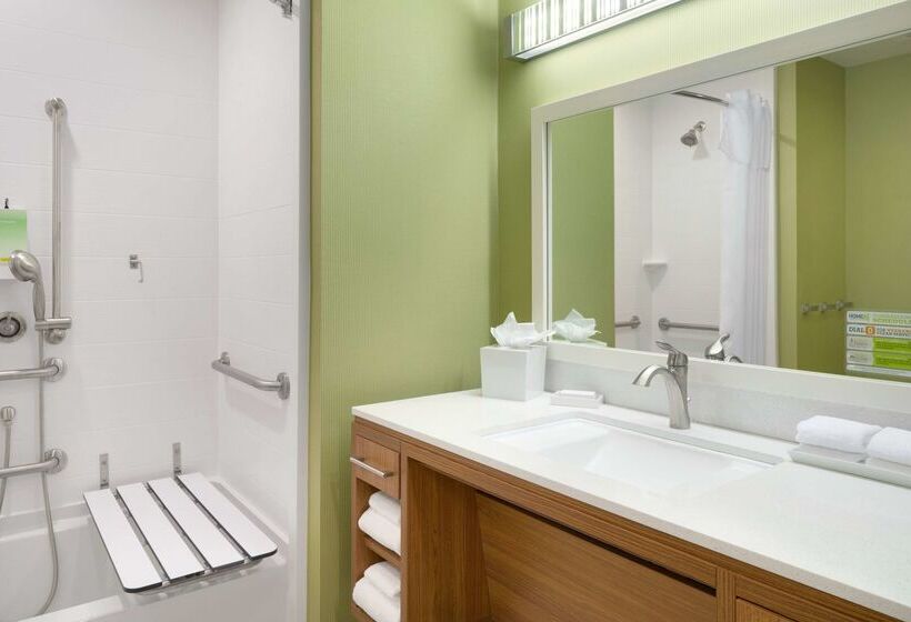 هتل Home2 Suites By Hilton Charlotte Airport