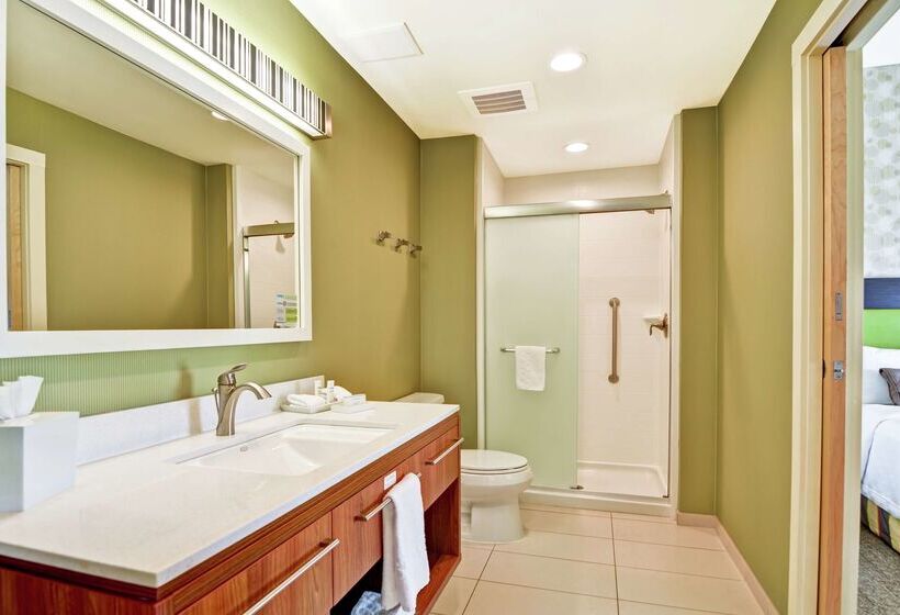 هتل Home2 Suites By Hilton Charlotte Airport