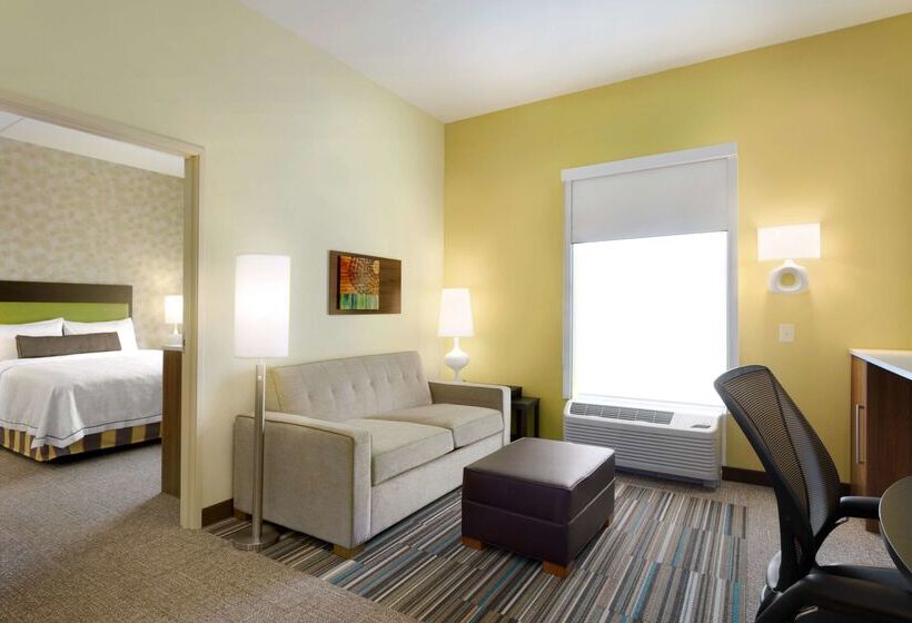 هتل Home2 Suites By Hilton Charlotte Airport