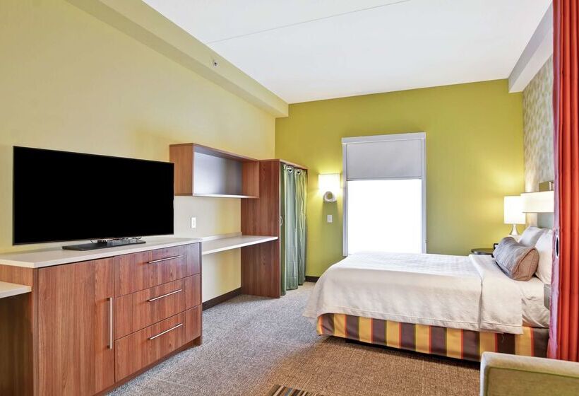 هتل Home2 Suites By Hilton Charlotte Airport