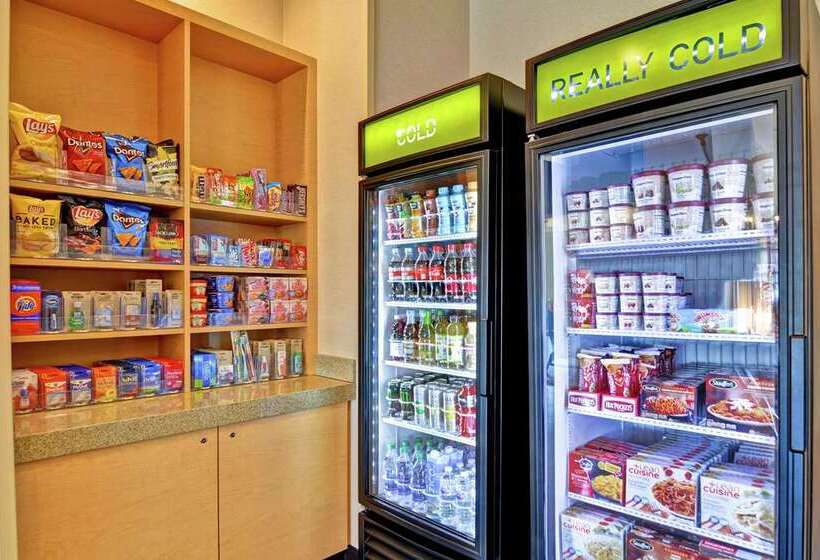 هتل Home2 Suites By Hilton Charlotte Airport