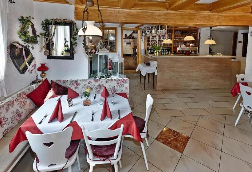 هتل Landgasthaus Rössle
