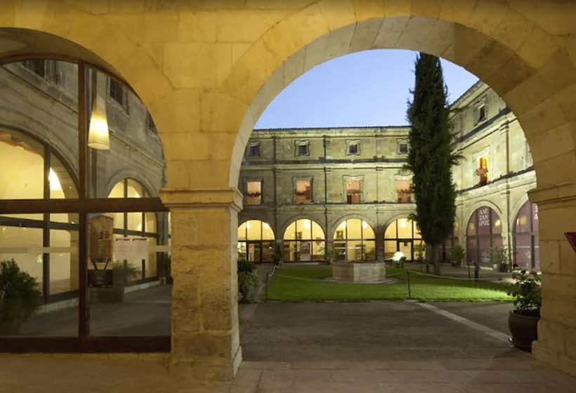 هتل Real Colegiata San Isidoro