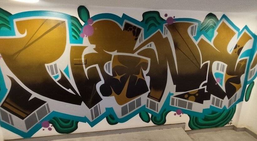 هتل Rise Street Art