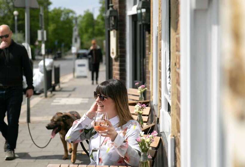 Fotos del hotel Rose And Crown:  31