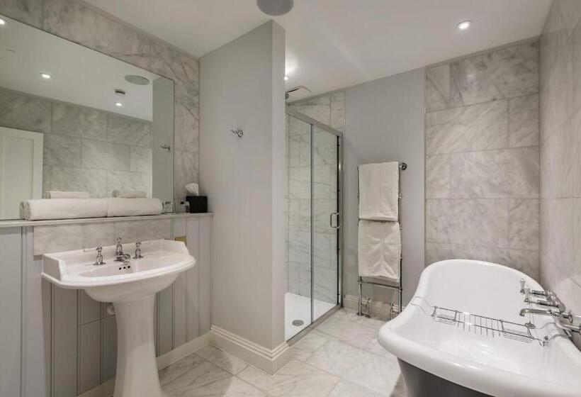 فندق The Assembly House