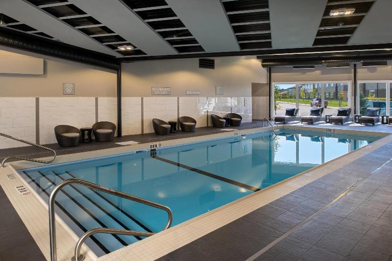 هتل Towneplace Suites By Marriott Saskatoon