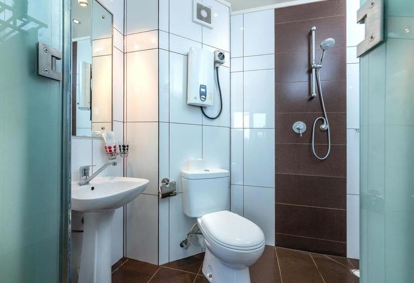 Riverlands Roadhouse Motel