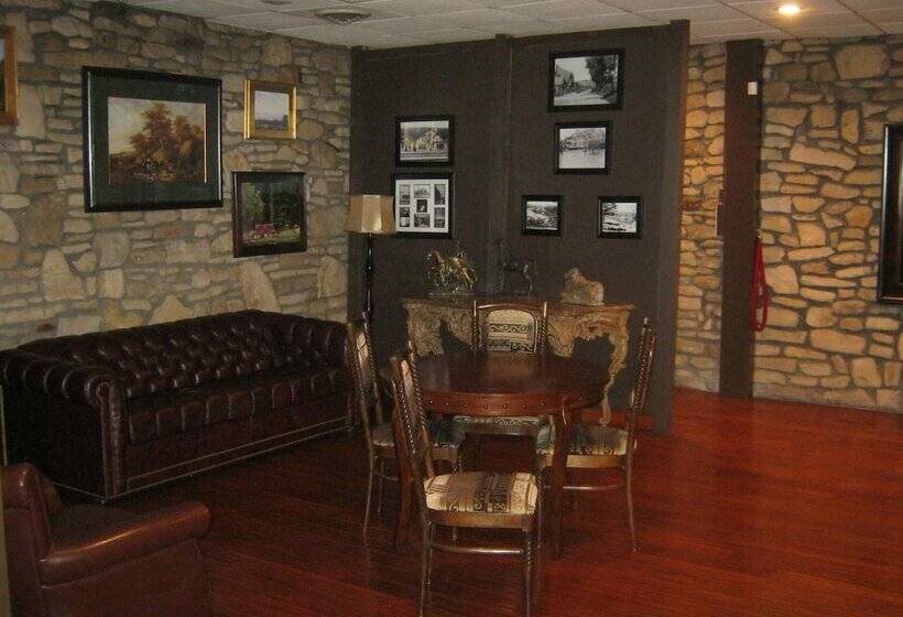 Ye Old English Inn