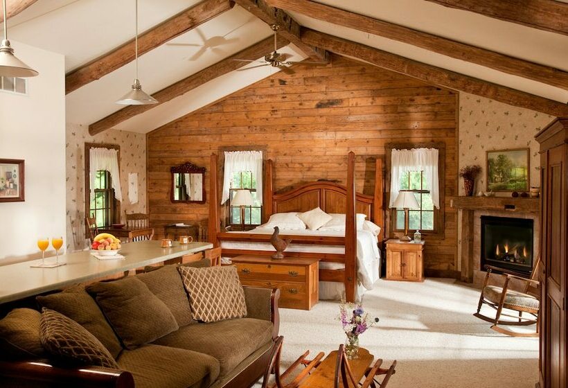 تختخواب و صبحانه Chanticleer Cabins