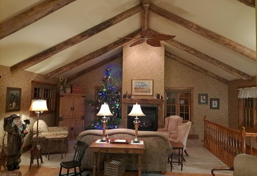تختخواب و صبحانه Chanticleer Cabins