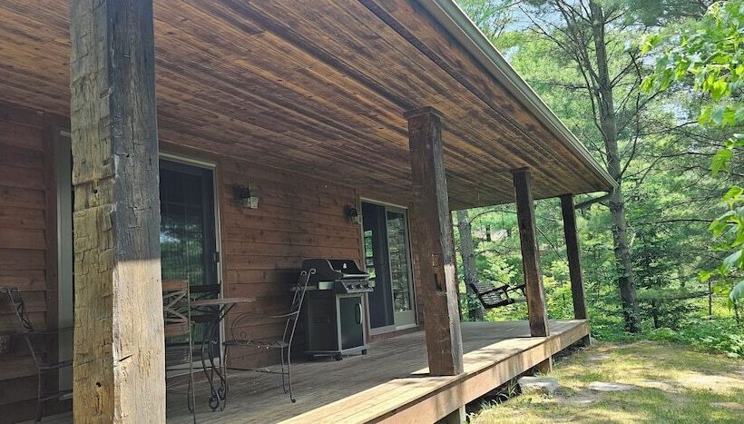 تختخواب و صبحانه Chanticleer Cabins