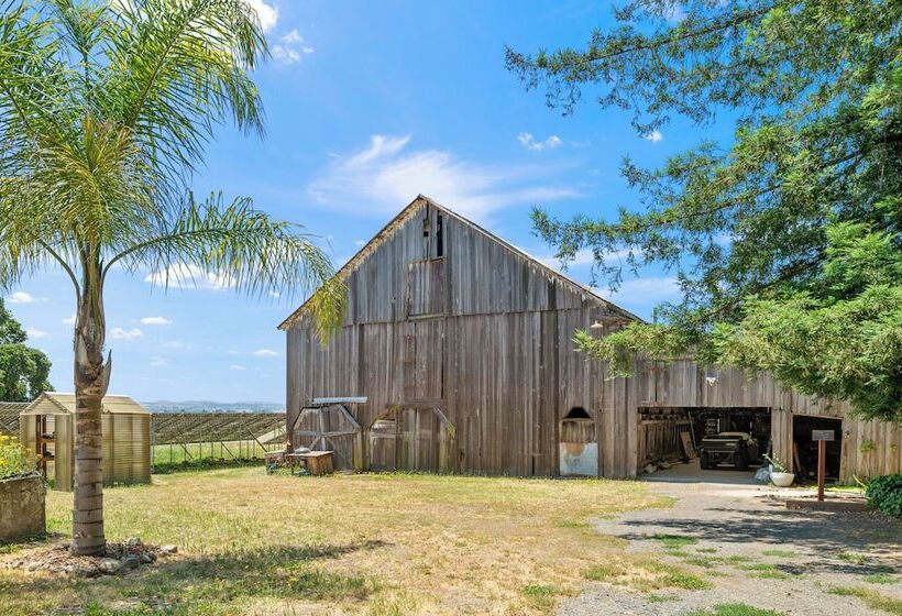 צימר The Gables Wine Country Inn