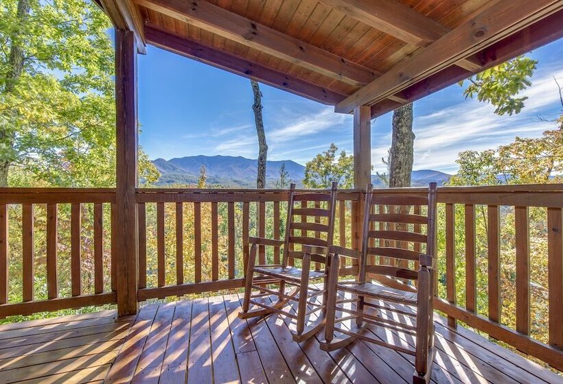 Breathtaking View Cabin W/ Game Room & Hot Tub!