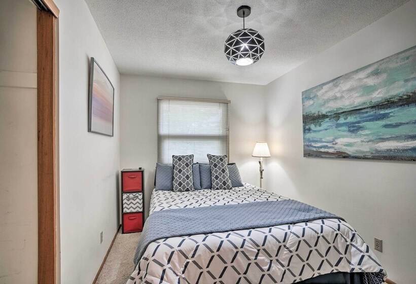 Charming Rochester Home   2 Mi To Mayo Clinic!