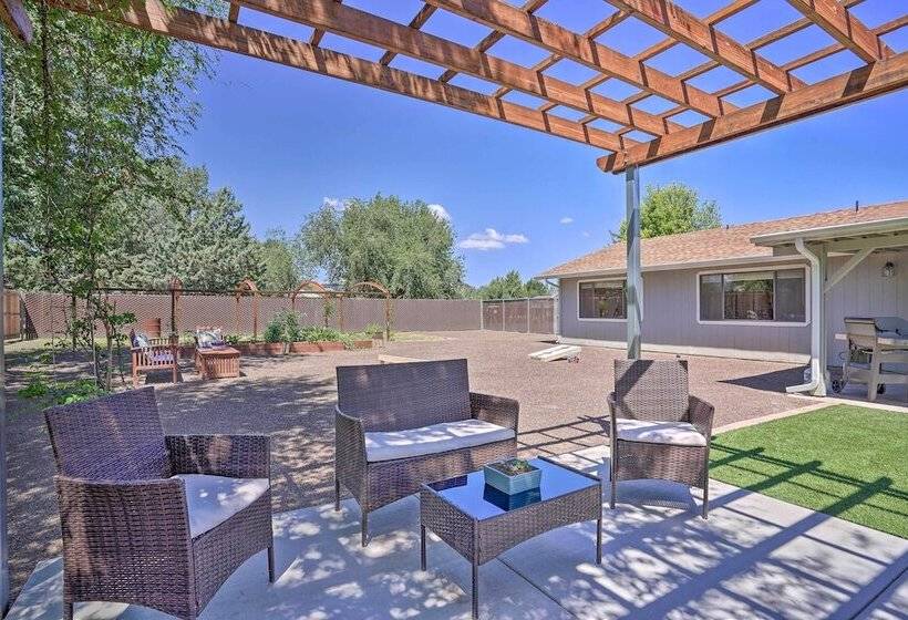 Hot Tub & Spacious Yard: Chino Valley Home!