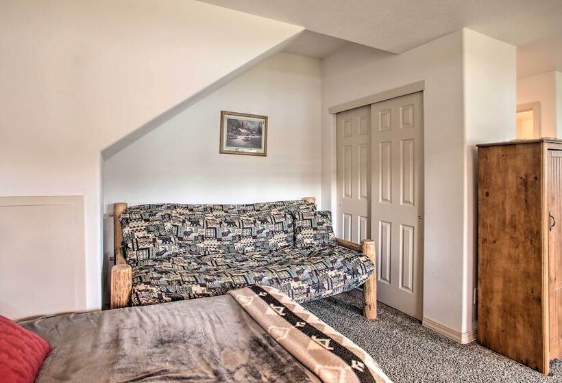 Winter/summer Twin Lakes Retreat Near Skiing!