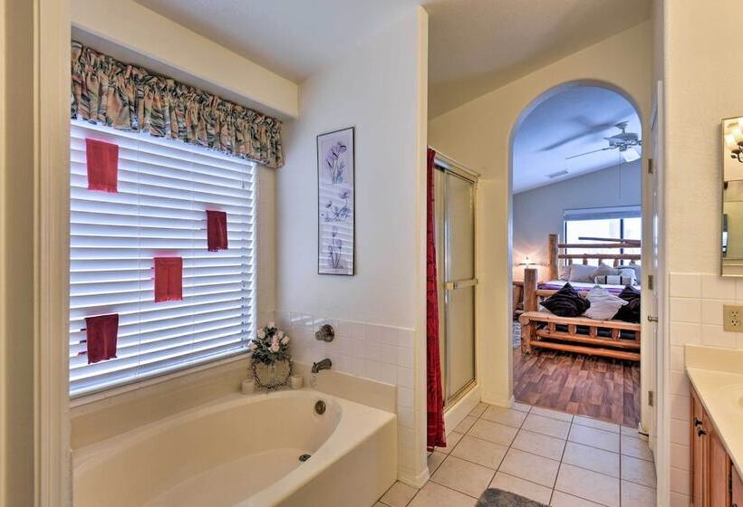 Glendale Home W/ Pool   Walk To Nfl Games!