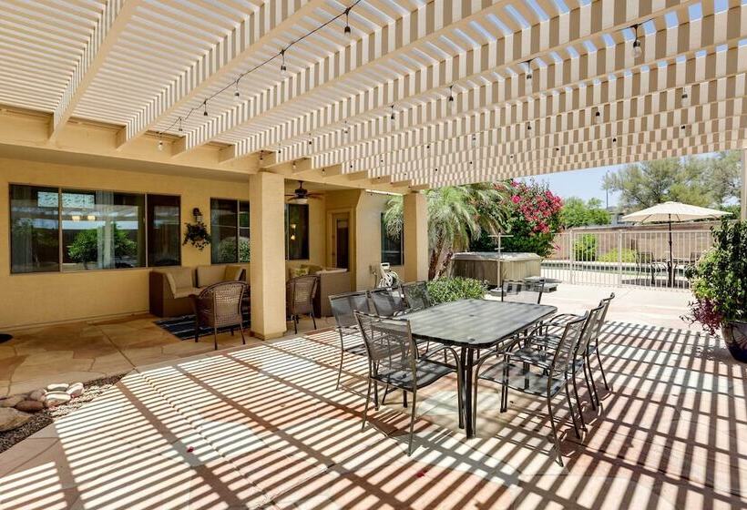 Gorgeous Goodyear Home W/ Pool & Hot Tub!