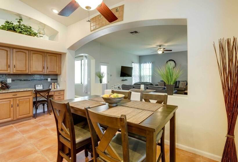 Gorgeous Goodyear Home W/ Pool & Hot Tub!