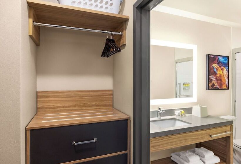 هتل Candlewood Suites Mcpherson, An Ihg