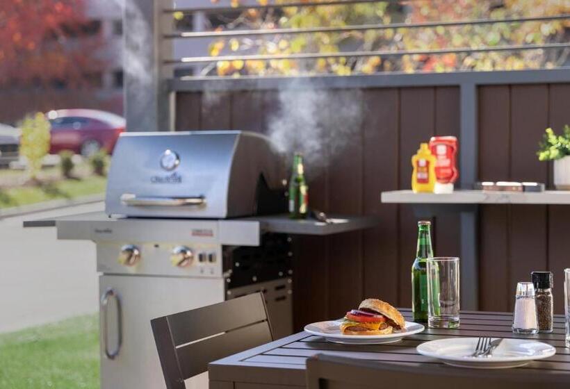 هتل Candlewood Suites Mcpherson, An Ihg