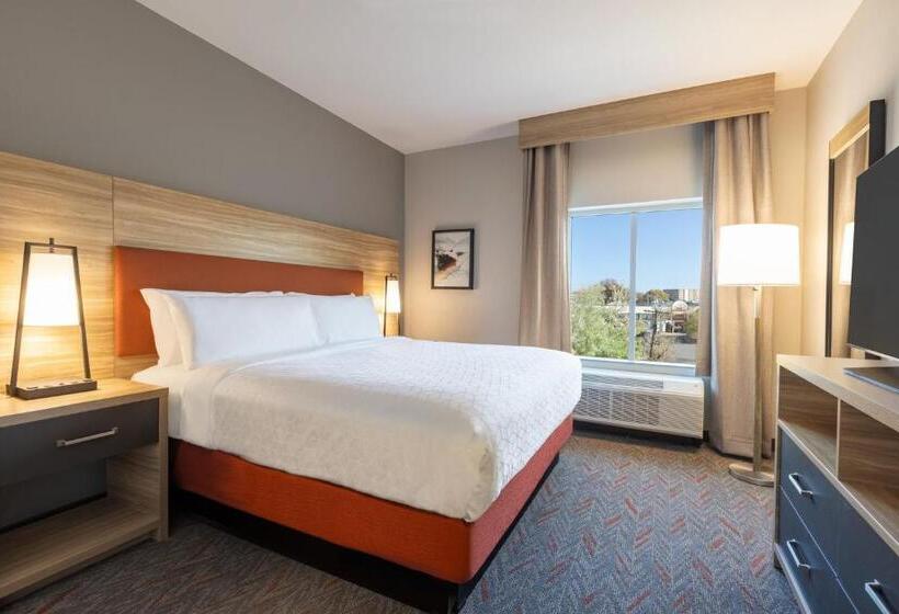 هتل Candlewood Suites Mcpherson, An Ihg