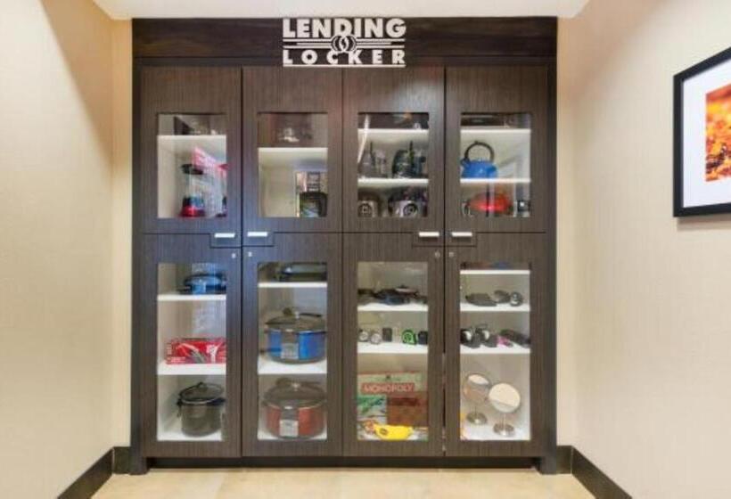 هتل Candlewood Suites Mcpherson, An Ihg