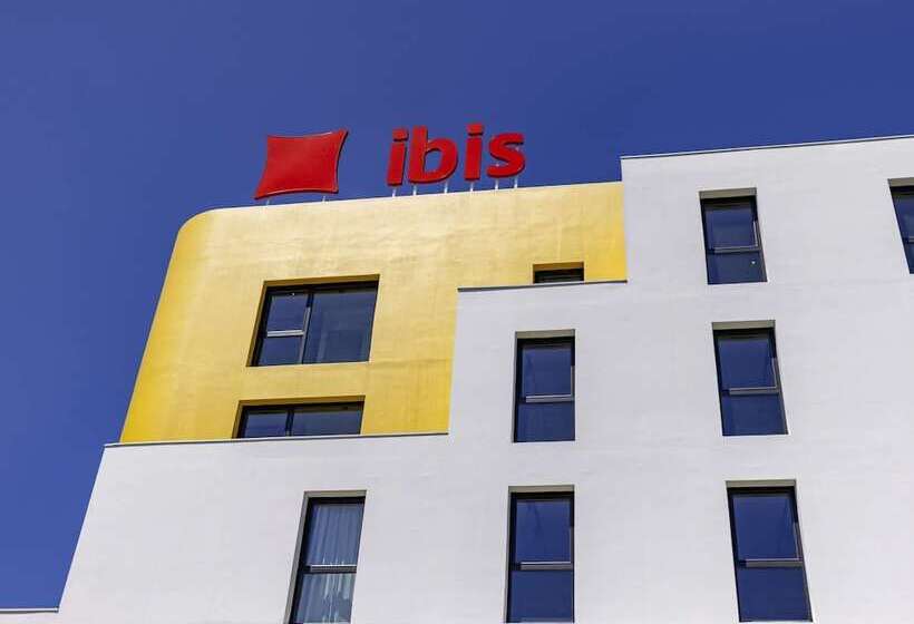 هتل Ibis Marseille Marignane Technopole