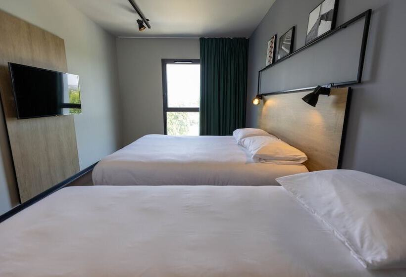 هتل Ibis Marseille Marignane Technopole