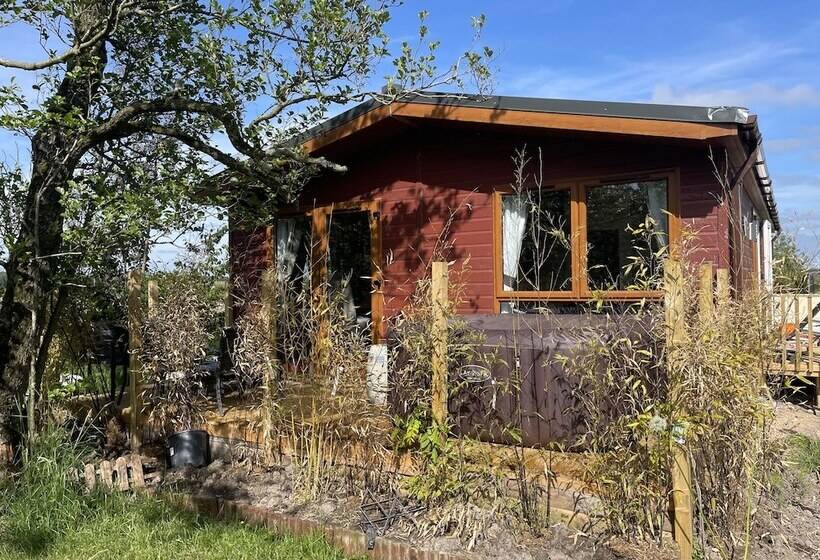 هتل Immaculate 3 Bed Lodge In Otley