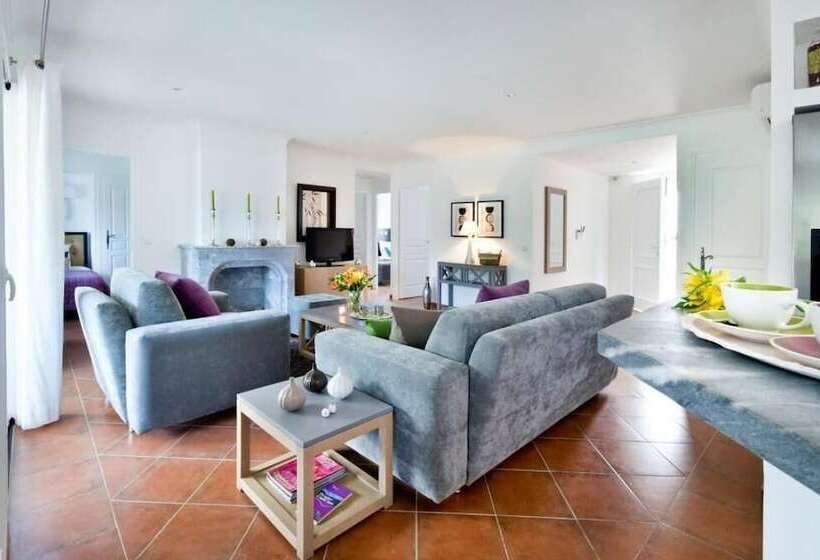 هتل Lagrange Vacances Le Domaine L Eilen
