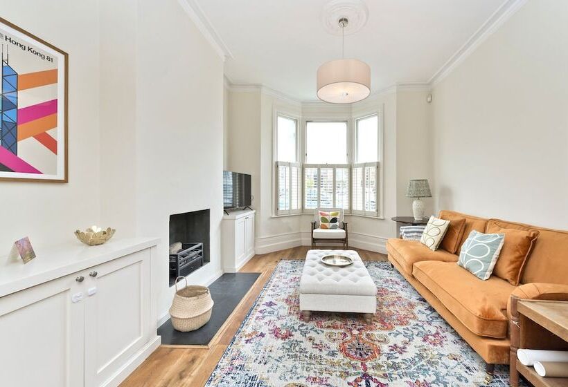 Family Home Near Clapham Common By Underthedoormat