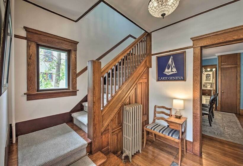 Luxe Lake Geneva Retreat In Downtown!