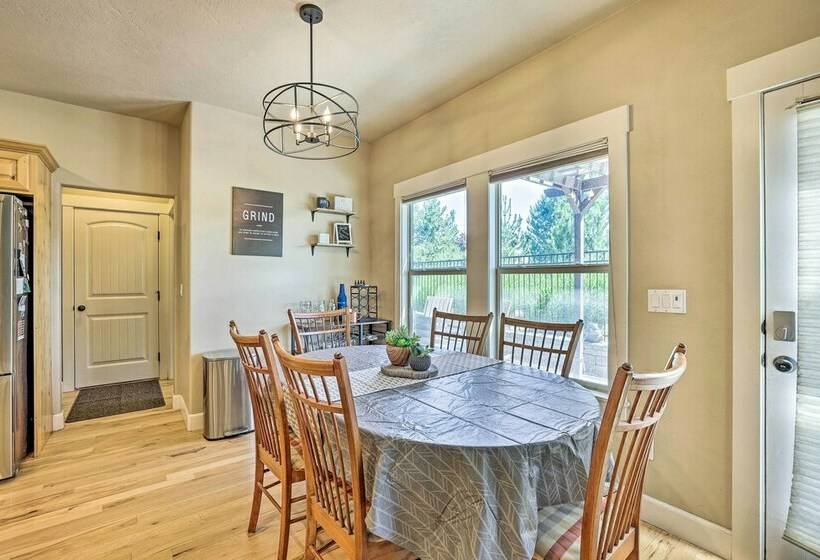Meridian Home W/ Games & Patio: Pets Welcome!