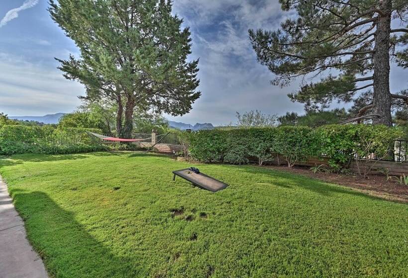 Peaceful Sedona Home: Red Rock Views + Patio!