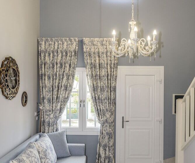 بنسيون Nafsika Suites