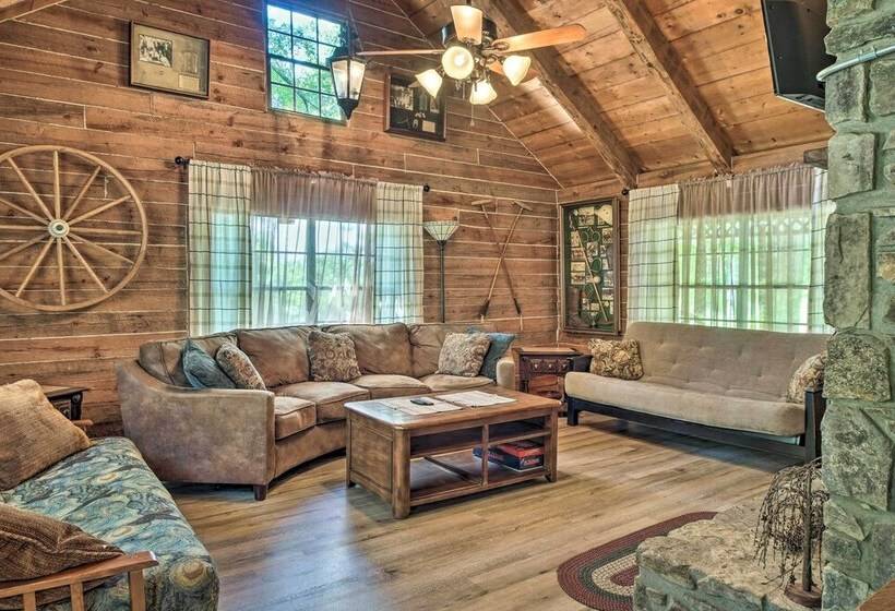 Picturesque Log Cabin < 1 Mile To Table Rock Lake!
