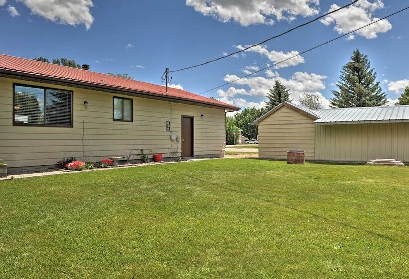 Quiet Sugar City Home < 80 Mi To Yellowstone!
