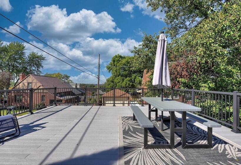 Quiet  Twin Ridge  Omaha House: Screened In Porch!