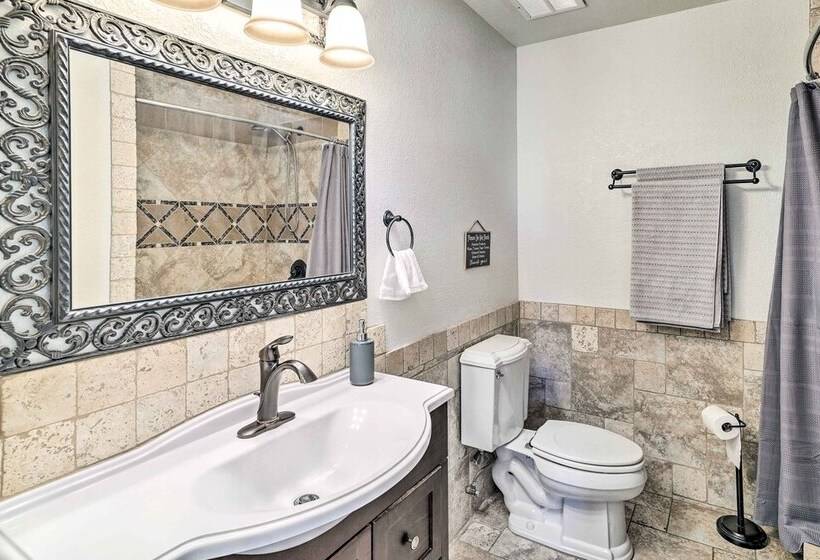 Lake Havasu City Escape W/ Pool, 5 Mi To Marina