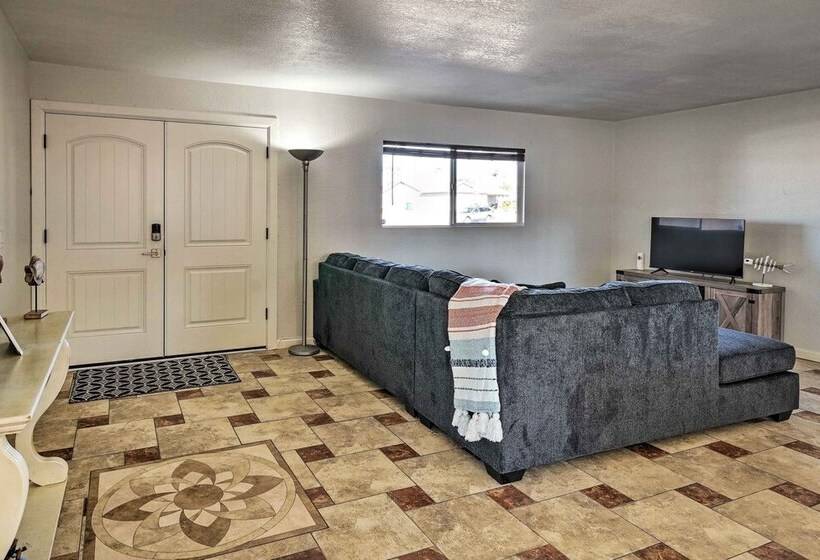 Lake Havasu City Escape W/ Pool, 5 Mi To Marina