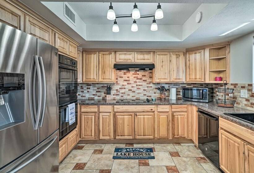 Lake Havasu City Escape W/ Pool, 5 Mi To Marina