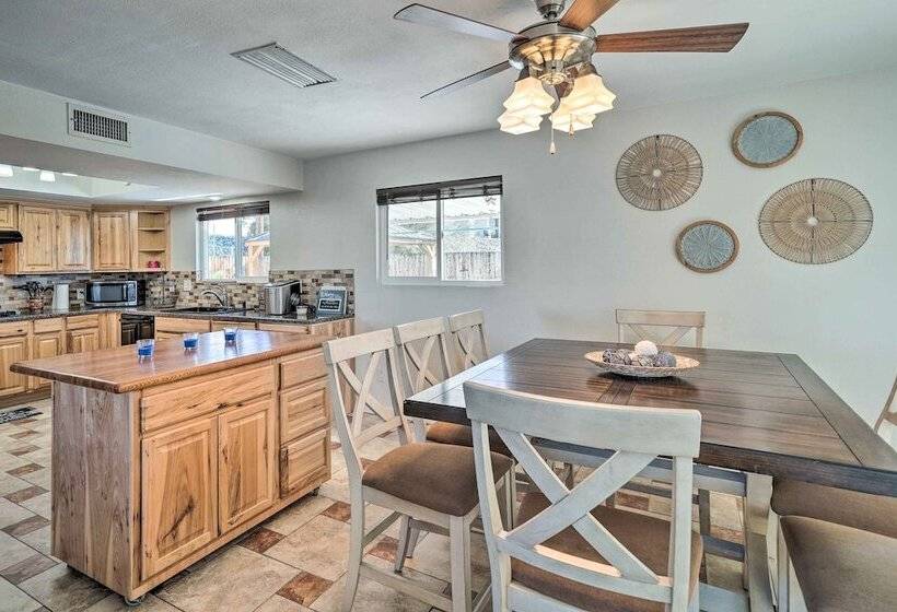 Lake Havasu City Escape W/ Pool, 5 Mi To Marina