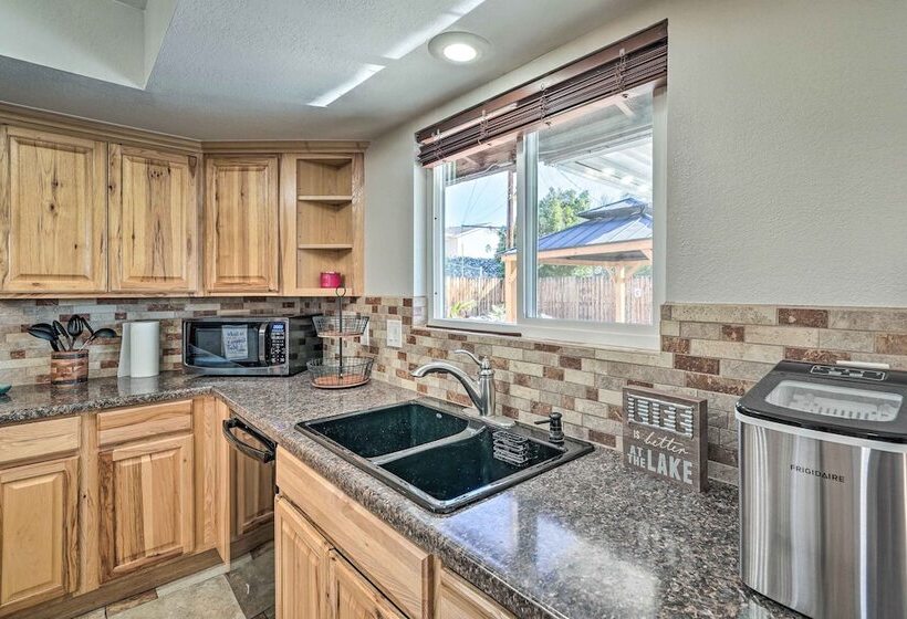 Lake Havasu City Escape W/ Pool, 5 Mi To Marina