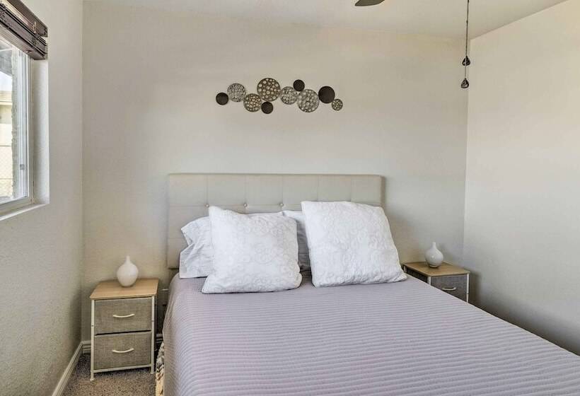 Lake Havasu City Escape W/ Pool, 5 Mi To Marina