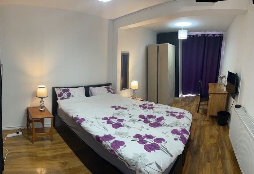 اقامتگاه Inviting 2 Bed Apartment Near Heathrow