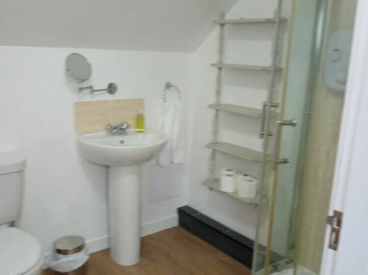 דירת נופש 2 Bedrooms/sleeps 4/free Wifi/parking/outdoor Area