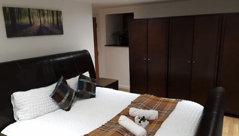 דירת נופש Lakeviews/quietness/parking/longstays/4guests